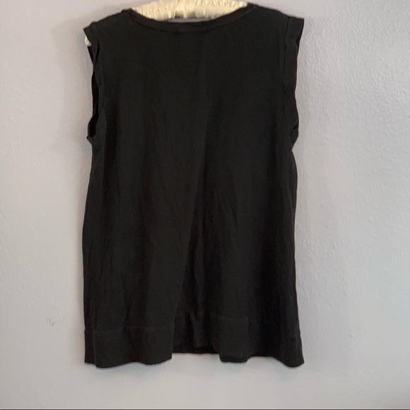 LOWRYS FARM Black Graphic Tee Hold Still!! - Picture 2 of 4